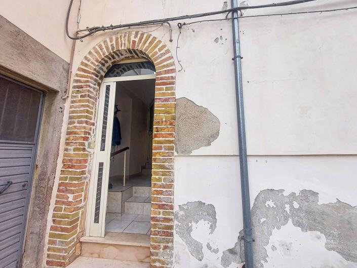 Image No.5-1 Bed Townhouse for sale