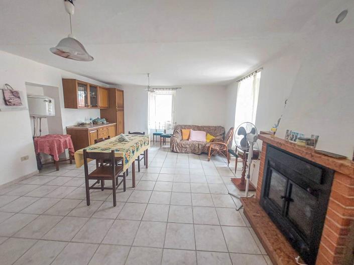 Image No.1-1 Bed Townhouse for sale