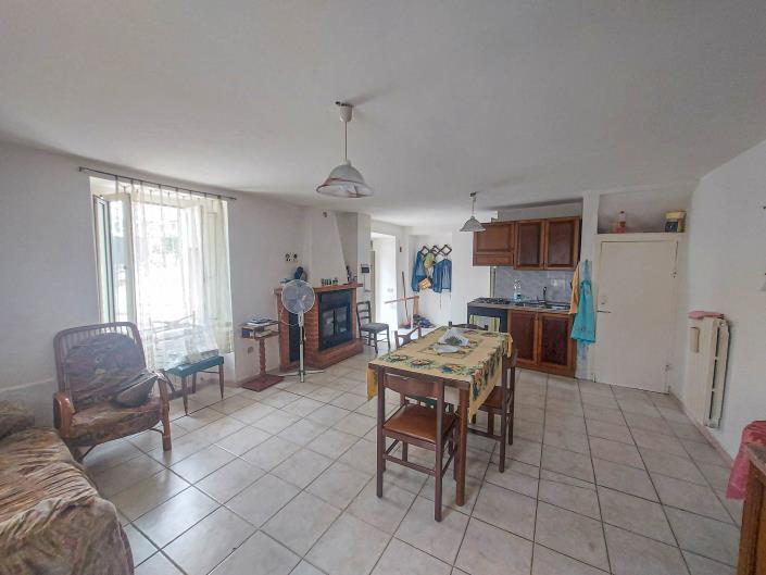 Image No.10-1 Bed Townhouse for sale