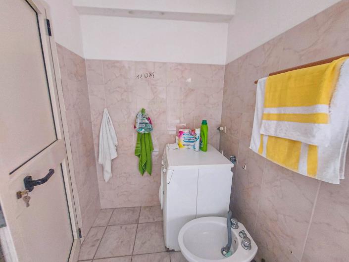 Image No.21-1 Bed Townhouse for sale