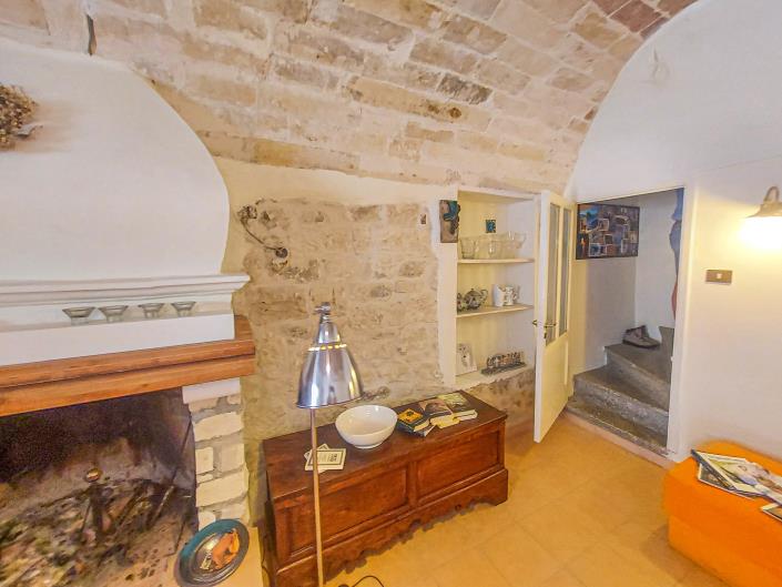 Image No.6-2 Bed Townhouse for sale