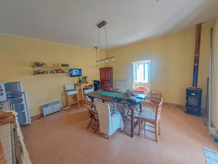 Image No.8-2 Bed Townhouse for sale