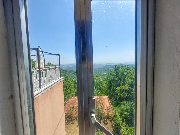 Image No.10-2 Bed Townhouse for sale