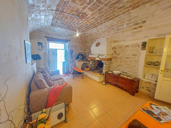 Image No.15-2 Bed Townhouse for sale