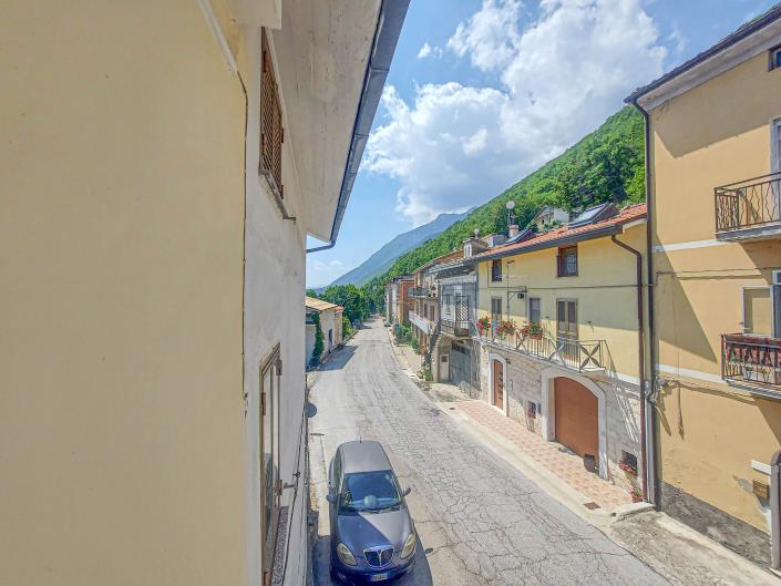 Image No.24-2 Bed Townhouse for sale