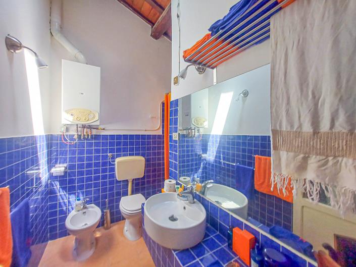 Image No.27-2 Bed Townhouse for sale