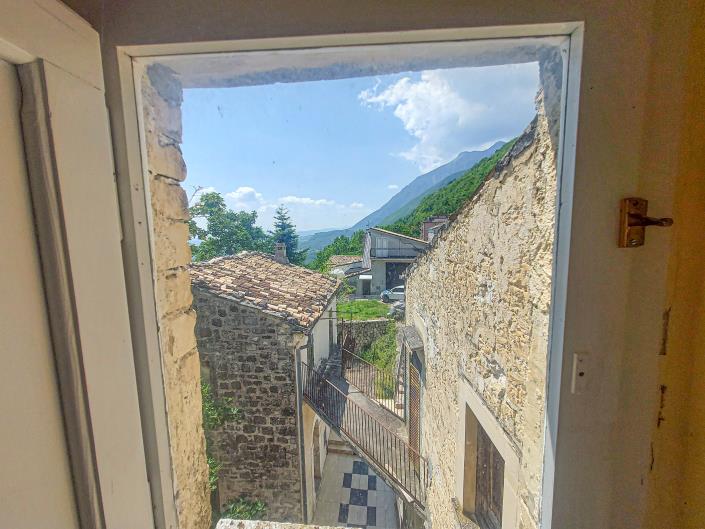 Image No.32-2 Bed Townhouse for sale