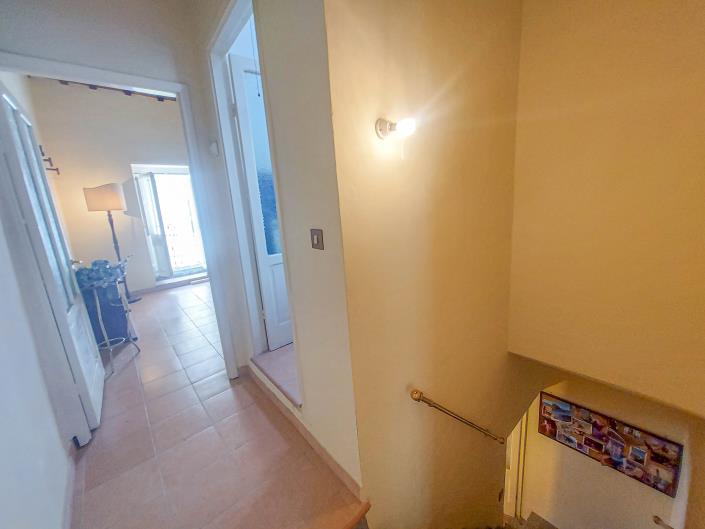 Image No.35-2 Bed Townhouse for sale