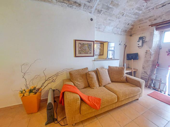 Image No.38-2 Bed Townhouse for sale