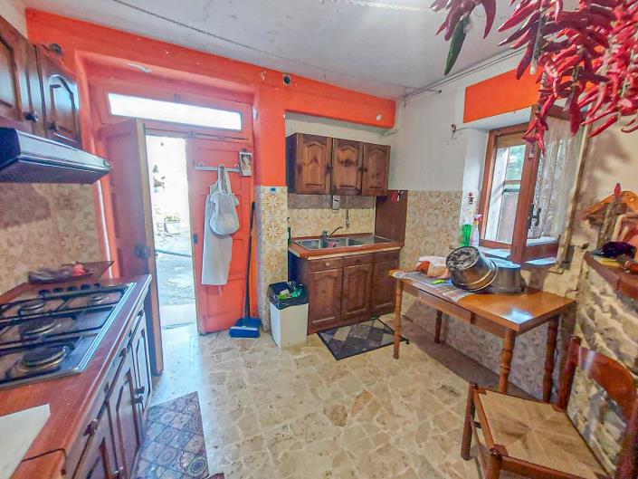 Image No.10-2 Bed Semi-Detached for sale