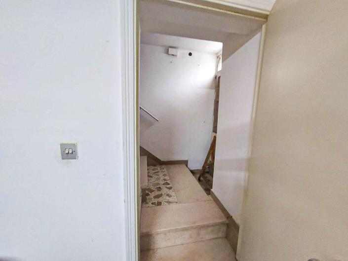 Image No.14-2 Bed Semi-Detached for sale