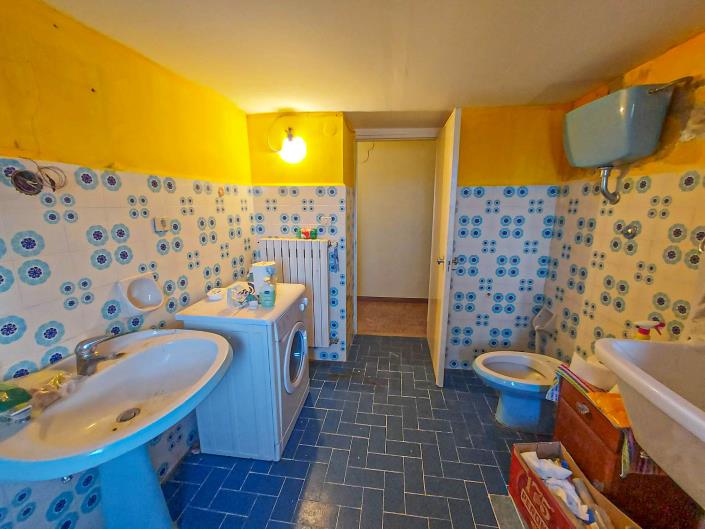 Image No.20-2 Bed Semi-Detached for sale