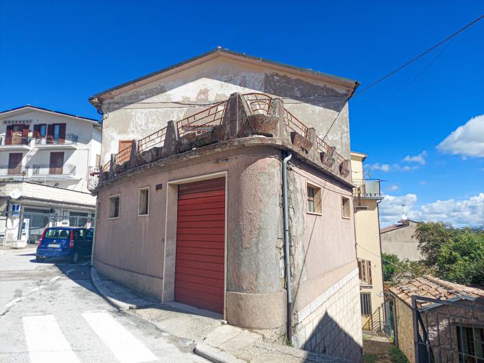 Image No.6-2 Bed Townhouse for sale