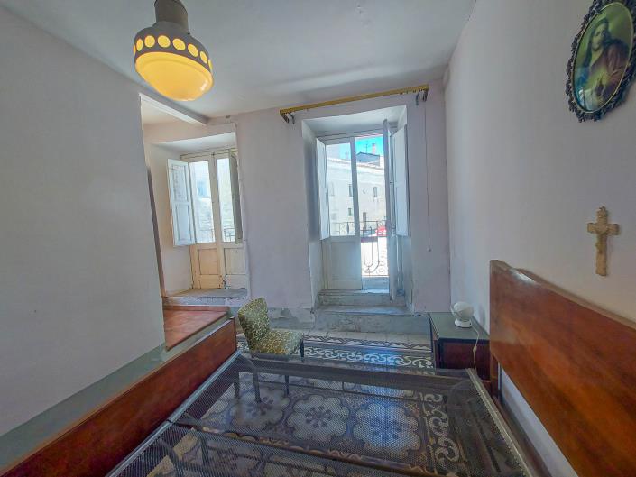 Image No.32-2 Bed Townhouse for sale