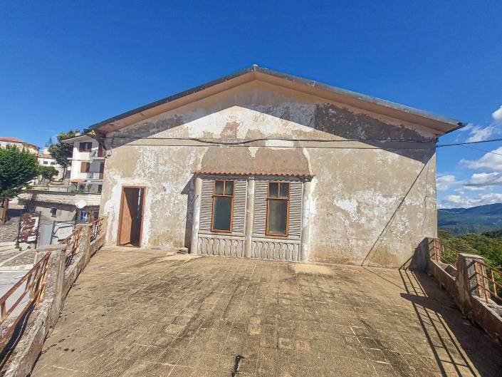 Image No.38-2 Bed Townhouse for sale