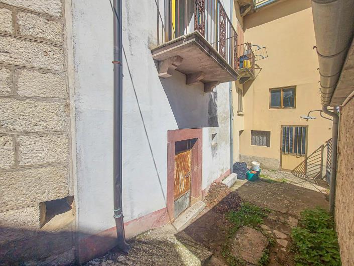 Image No.47-2 Bed Townhouse for sale