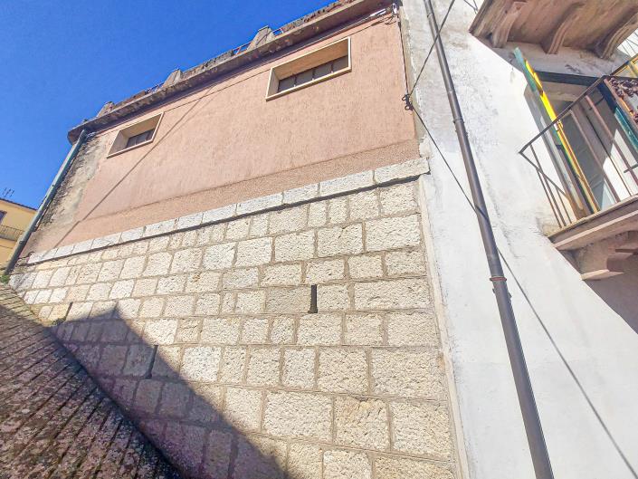 Image No.49-2 Bed Townhouse for sale