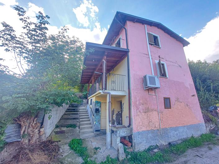 Image No.9-2 Bed Semi-Detached for sale