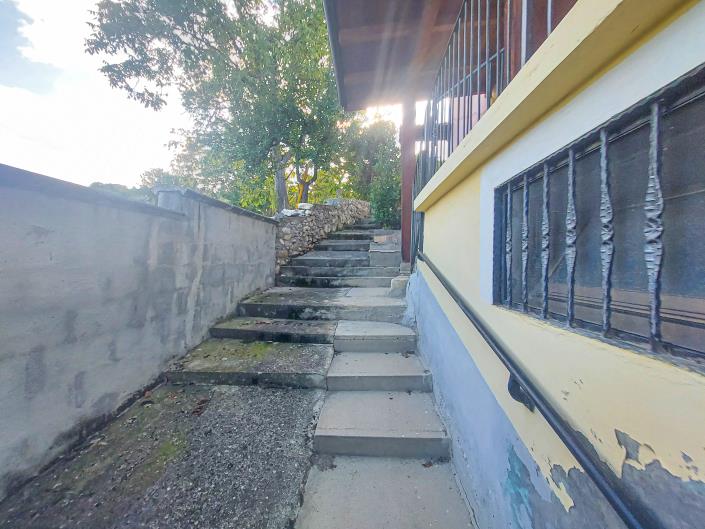 Image No.15-2 Bed Semi-Detached for sale