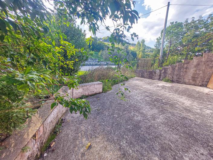 Image No.17-2 Bed Semi-Detached for sale