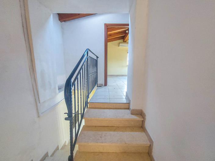 Image No.40-2 Bed Semi-Detached for sale