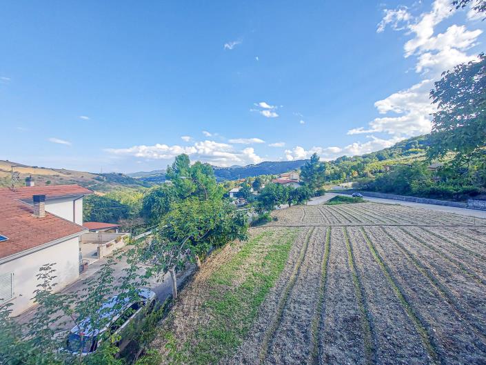 Image No.45-2 Bed Semi-Detached for sale