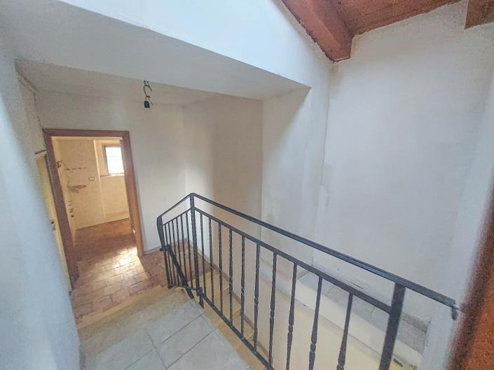 Image No.48-2 Bed Semi-Detached for sale