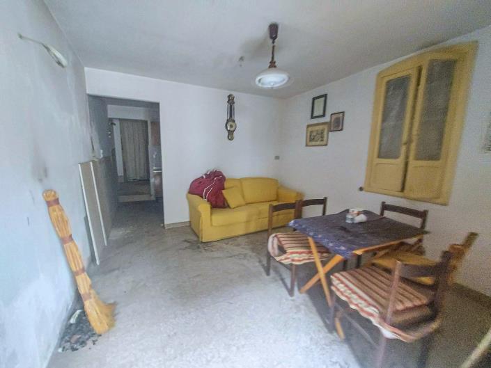 Image No.11-2 Bed Townhouse for sale