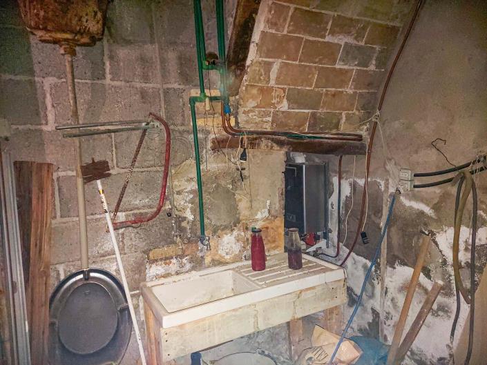 Image No.29-2 Bed Townhouse for sale