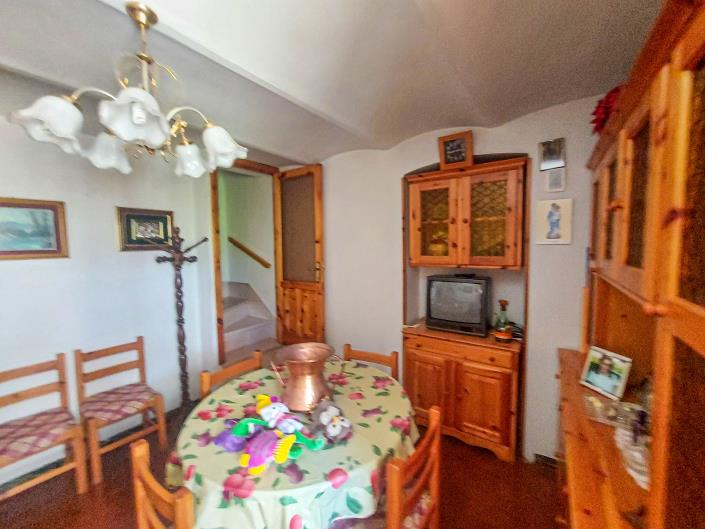 Image No.2-2 Bed Townhouse for sale