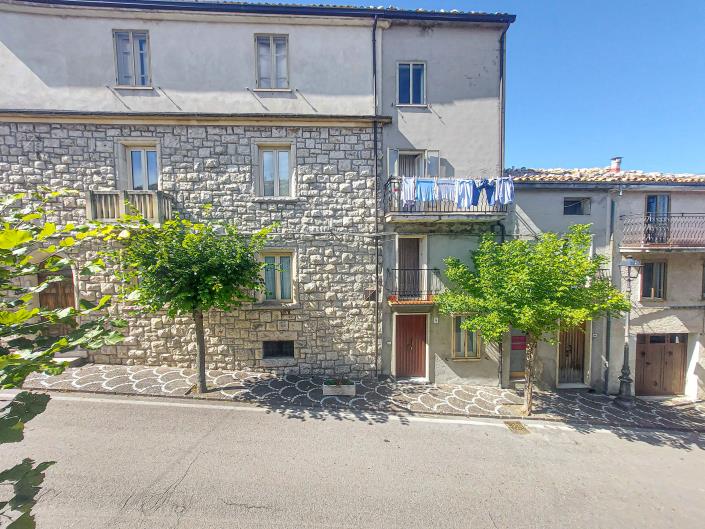 Image No.17-2 Bed Townhouse for sale