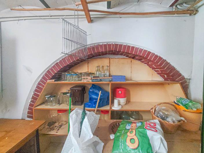 Image No.37-2 Bed Townhouse for sale