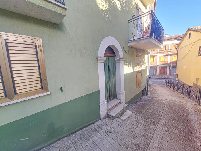 Image No.9-4 Bed Townhouse for sale