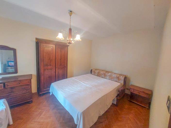 Image No.23-4 Bed Townhouse for sale