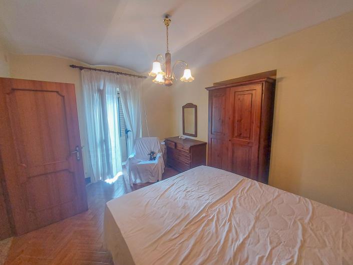 Image No.24-4 Bed Townhouse for sale