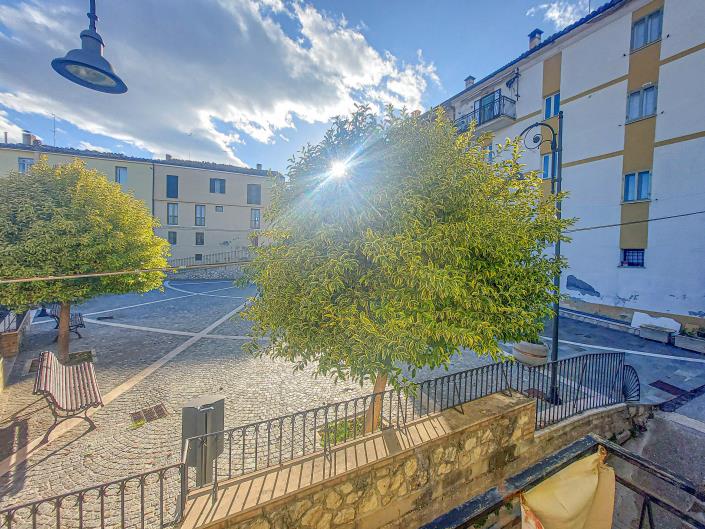 Image No.30-4 Bed Townhouse for sale