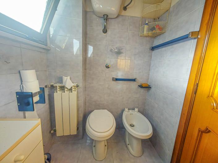 Image No.35-4 Bed Townhouse for sale