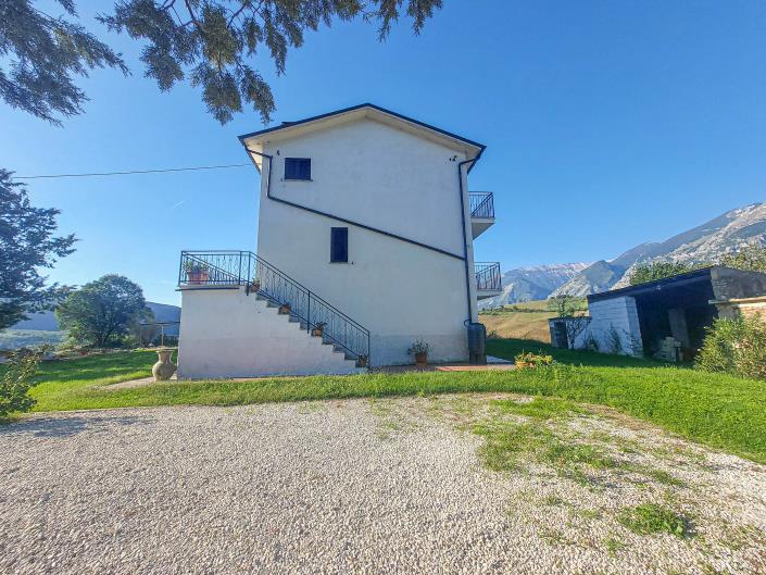 Image No.8-5 Bed Villa / Detached for sale