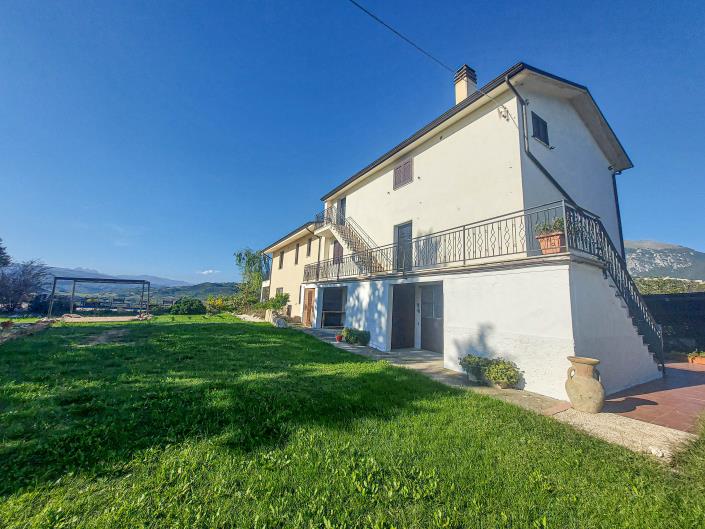 Image No.9-5 Bed Villa / Detached for sale