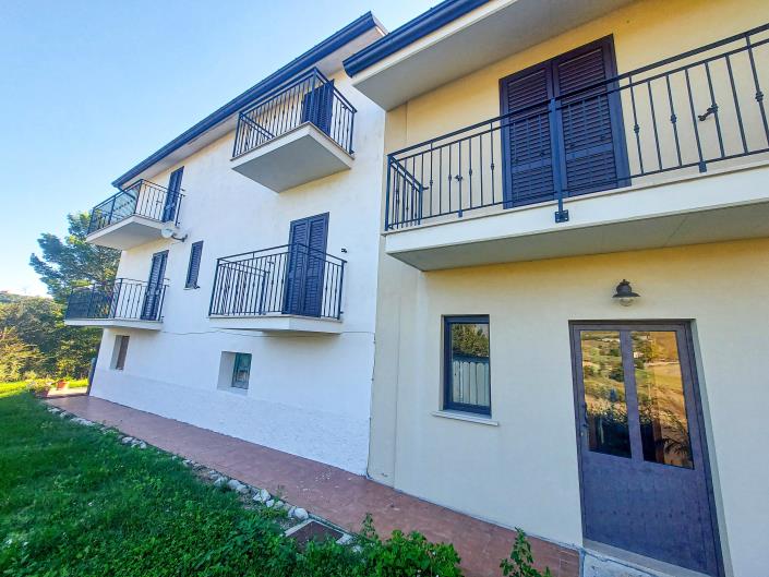 Image No.14-5 Bed Villa / Detached for sale