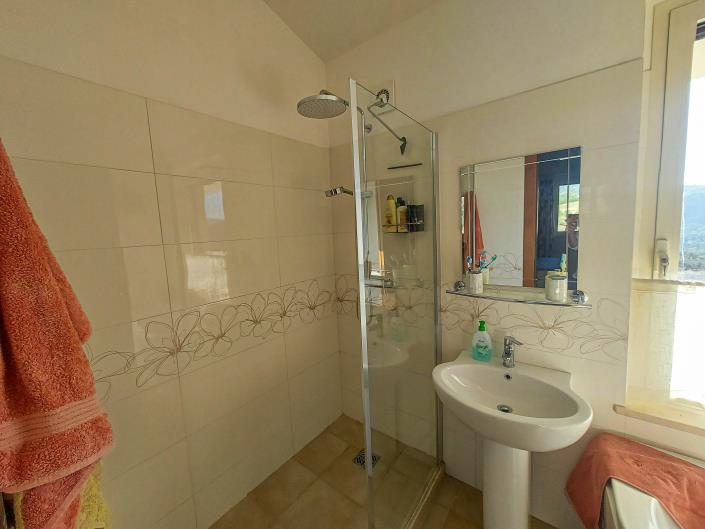 Image No.25-5 Bed Villa / Detached for sale