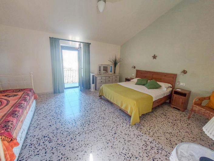 Image No.49-5 Bed Villa / Detached for sale