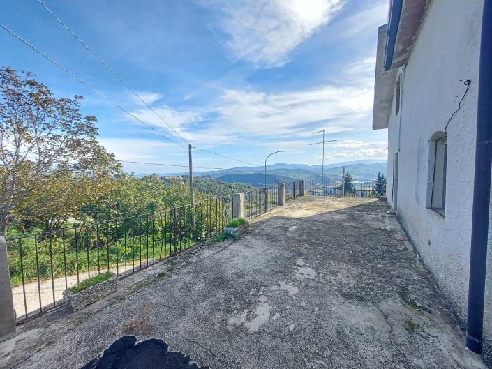 Image No.5-3 Bed Country House for sale