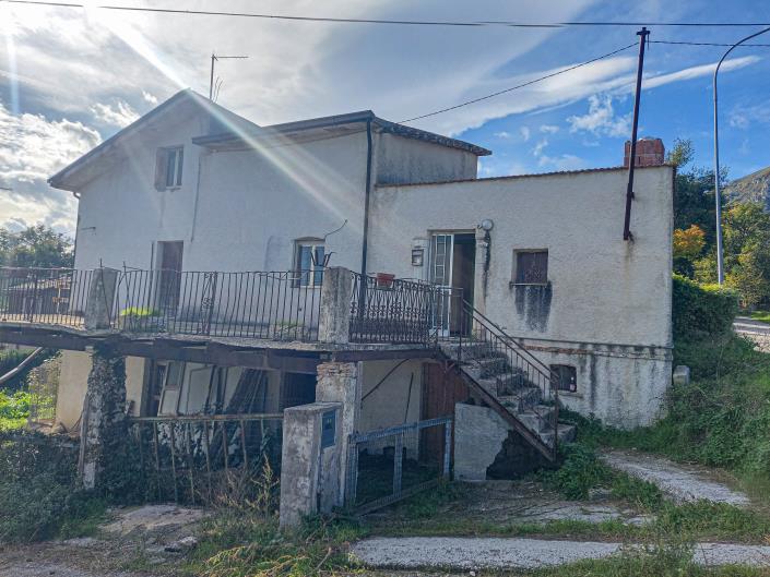 Image No.7-3 Bed Country House for sale