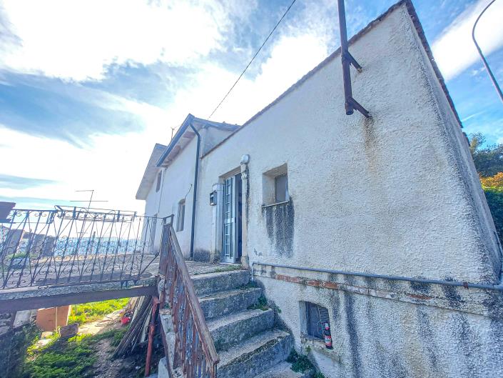 Image No.14-3 Bed Country House for sale