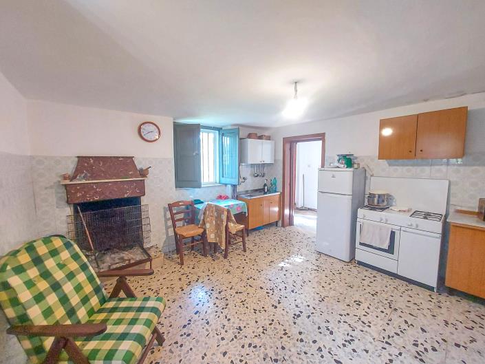 Image No.7-2 Bed Country Property for sale