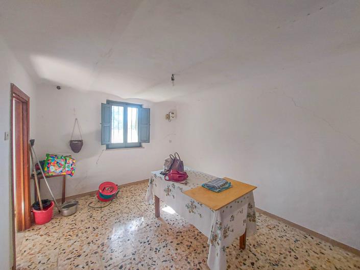 Image No.23-2 Bed Country Property for sale