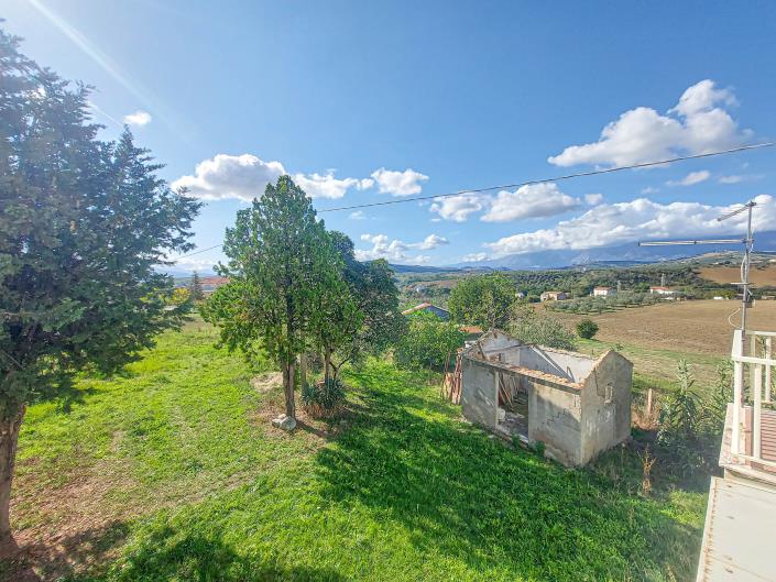 Image No.3-2 Bed Country Property for sale