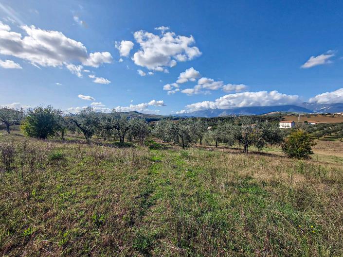 Image No.2-2 Bed Country Property for sale