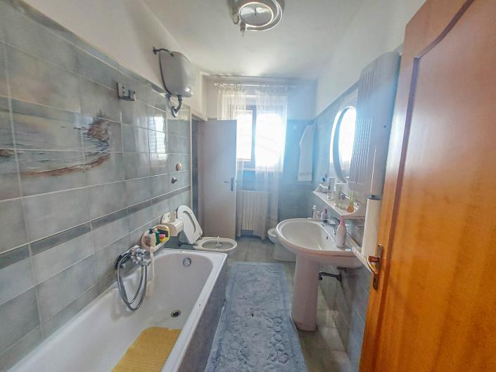 Image No.33-3 Bed House for sale